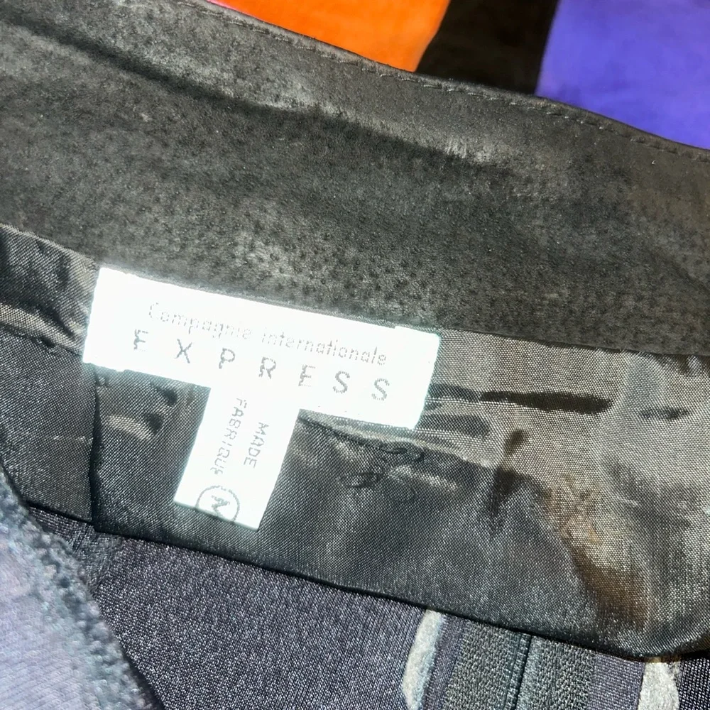 EXPRESS - Picture 3 of 6